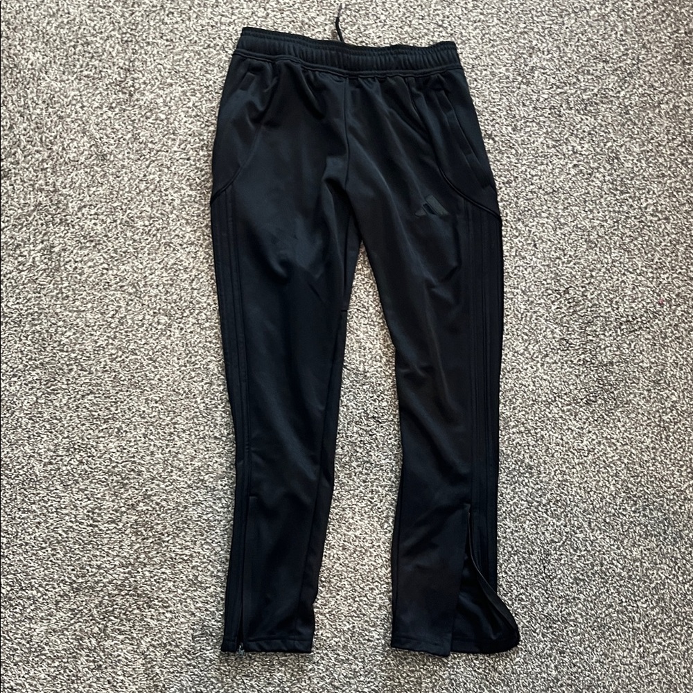Boys Adidas Tiro 24 Track Pants w Ankle Zipper